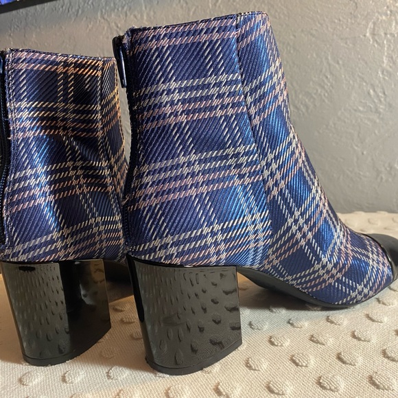 1901 Whitaker Blue Plaid Bootie with Patent Toe and Heel - Picture 14 of 16